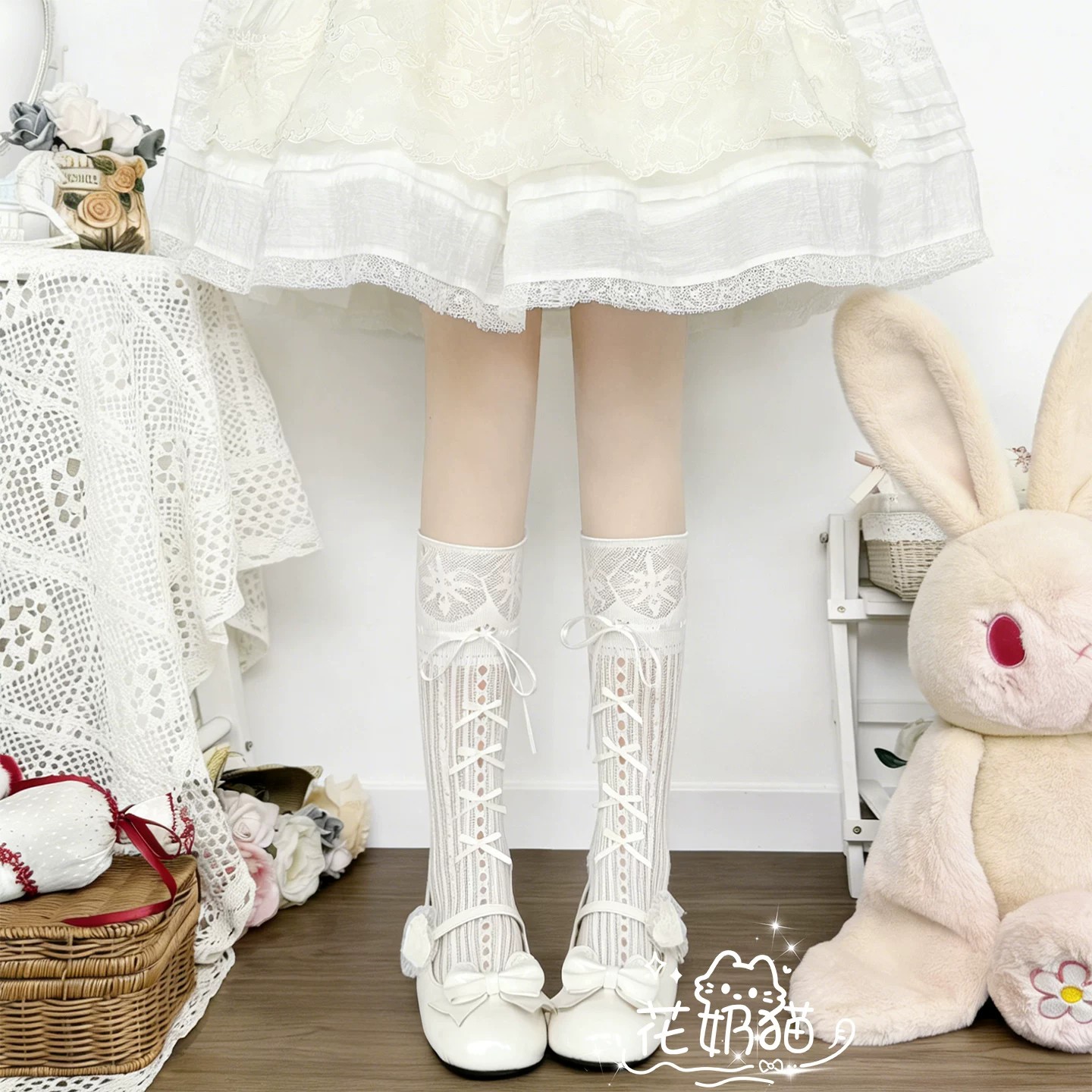 White Lace Lolita Knee High Socks | Final Gallery View | Aurora Lolita White Lace Lolita Knee High Socks - final gallery view for Classic / Sweet Lolita coords