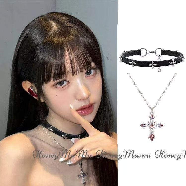 Black Minimal Gothic Lolita Collar Choker | Back Or Silhouette View | Aurora Lolita Black Minimal Gothic Lolita Collar Choker - back or silhouette view for black minimal gothic collar Lolita outfit